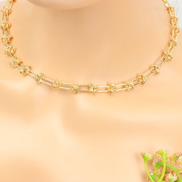 "Minimalist & Elegant Necklace Chain – Perfect for Women & Girls | UNVRC1633 - Picture 9 of 10